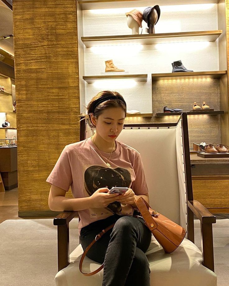 kkimyerimesve's tweet photo. hi gue kinan, baru pertama kali main rp twt
let's bmf? dm aja

#roleplayer #roleplayerindonesia #roleplayeraccount #roleplayertwt https://t.co/fn4OJufHSM