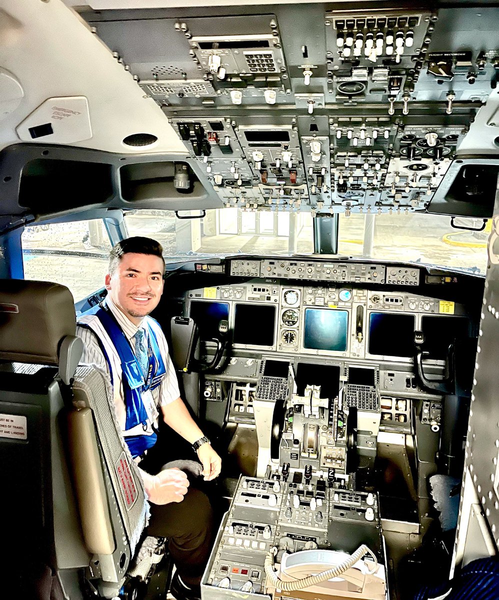 I love my Job ✈️
We Are United ✈️
