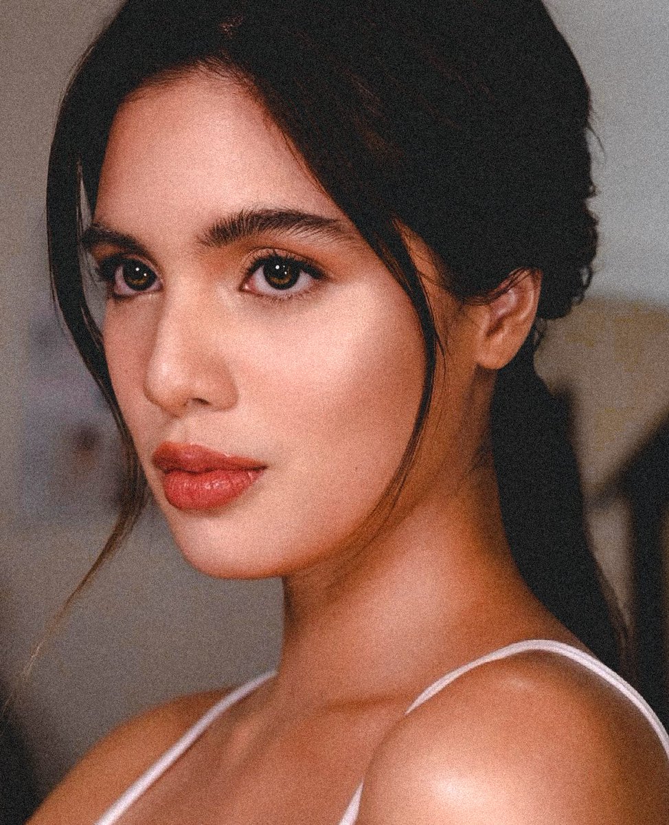 SOLIDMICHELLE's tweet photo. I’ll never forget the first time I looked into those eyes of yours…that’s the day I fell in love. ✨💘

@MichelleVito https://t.co/jjRHG7yZ6k