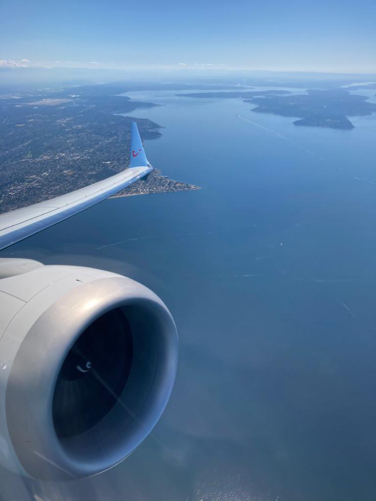 AviateAddict's tweet photo. Our #WingFriday contribution #AvGeeks #AvAddict https://t.co/DzkQV3UjkA