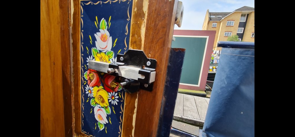 mitchy6740's tweet photo. Installing a few security upgrades on a barge! #lockfithemel #locksmith #secure https://t.co/nzV7av80K2