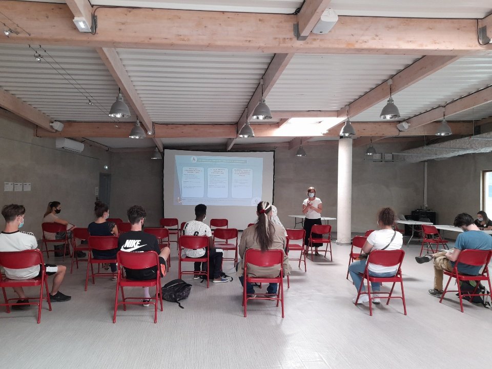 EmilieManna's tweet photo. L'itinéraire pour l'#Emploi des #Jeunes se poursuit sur le territoire. Montarnaud, Clermont L'Hérault et Lodève 33 jeunes reçus. CIE valorisés, mises en relation #entreprises, orientations vers l'AIJ et la MLI✅ Rdv le 6.07 à Gignac pour la dernière étape ! ➡️#1jeune1solution https://t.co/mSNdKhraVm