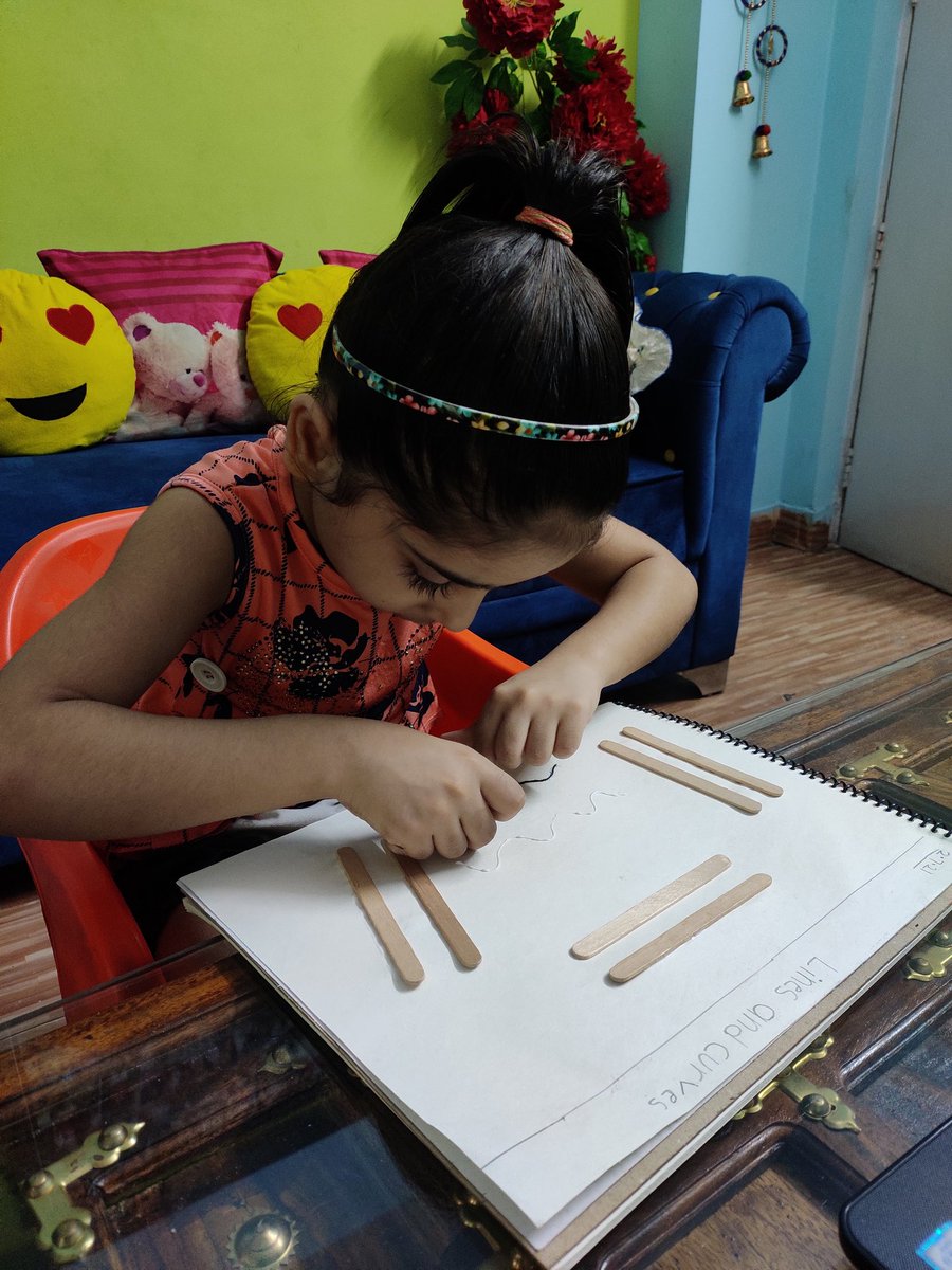 mebhoomisingh's tweet photo. Learnt about "Lines and Curves" 〰️〰️ in our today's virtual class.

#MathsActivity #FunLearning #AhlcnIntl #MathsLab

@ashokkp @y_sanjay @gupta_anju9 @KavitaS2003 @sunita_rajiv @Shipra_Srivastv @PreetiMehra77 @cbseindia29 @EduMinOfIndia @SDG4QEducation @sdg4all https://t.co/CrVhBK0D1B