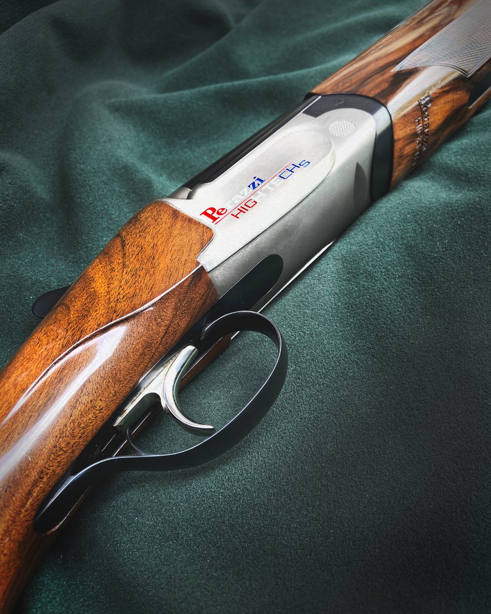 EJChurchill's tweet photo. For this week's #GunFriday, we have the Perazzi High Tech S 12ga 32”, a spectacular clay gun. Come and try the demonstrator we have in the gunroom!
.
.
.
.
.
#perazzi #clayshooting #shotgun #gunroom #fieldsports #shotguns #gunengraving #shotgunshooting #shotgunning #shotgunsdaily https://t.co/fJbU3OVr0V