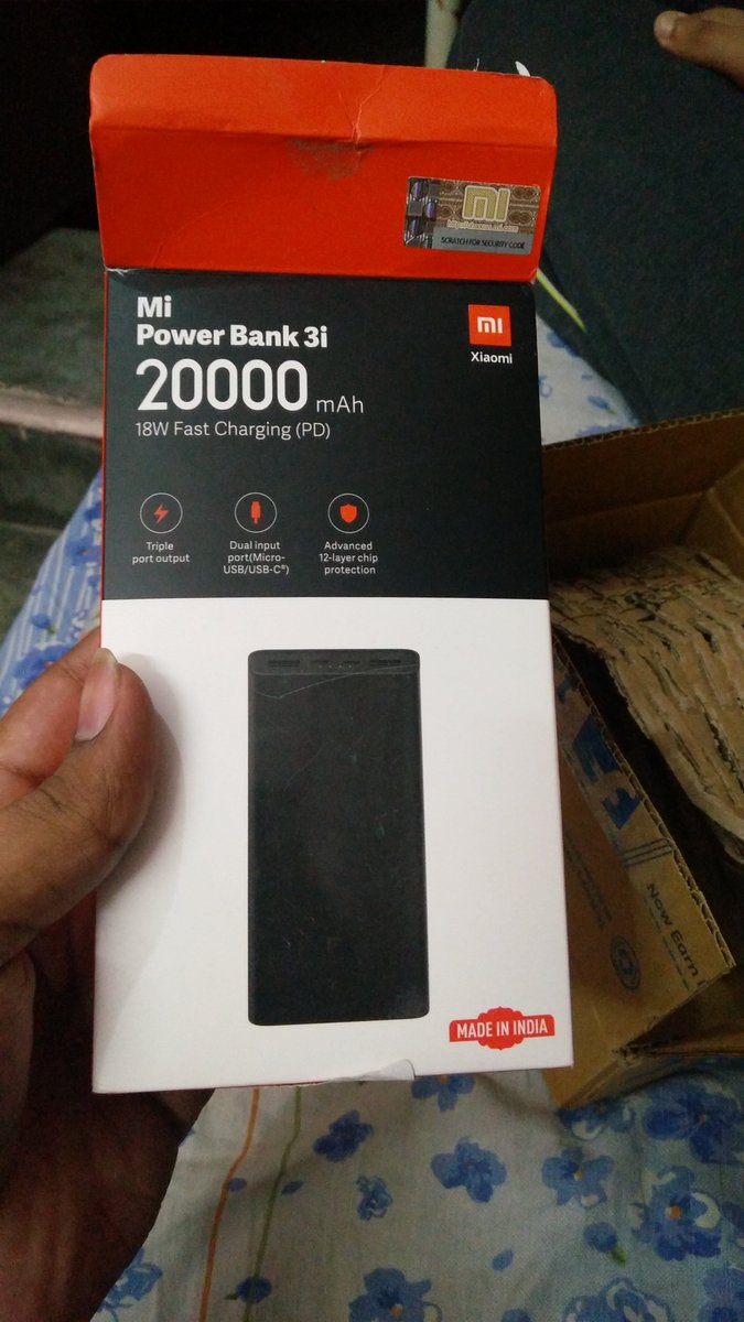 DhruvSh61408884's tweet photo. PowerBank = 3 Stones.... Placed order for mi 3i 20k mah PB i received 3 stones + invoice of Rs1600... They assured me refund... But not expected such experience.. #STONEMAGIC, @AmreliaRuhez, @Flipkart https://t.co/13TWbWSi7M