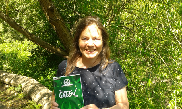 HereComesEvery1's tweet photo. ~The Green Issue: Contributor showcase~

@ruthc_b writes #ShortStories &amp; creative non-fiction, &amp; works part-time in #environmental policy. Ruth's essay 'Natural Capital' celebrates her home in South London - get your copy of #TheGreenIssue to read it! https://t.co/XusMzxUM1s https://t.co/tFELFG32Uq