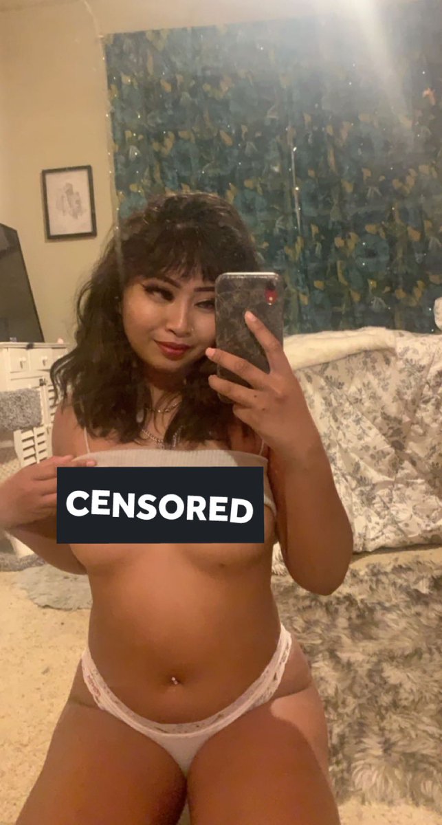 AngelFvck666's tweet photo. If you like hot Asian girls with small titties check out my #onlyfans it’s in the bio 😘 #Naughty Girl #sellingcontent #StripChat #kik #cashapp I promise I’m a real person lol pls just buy my content https://t.co/nPIgIUUB8v