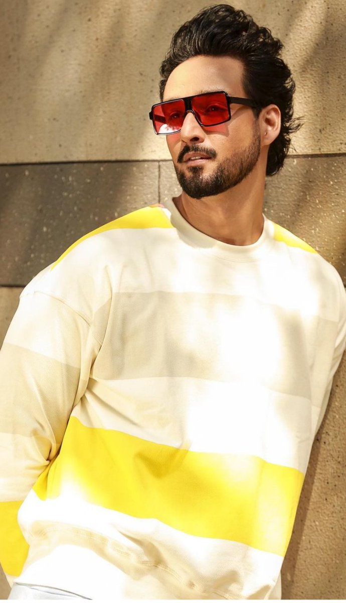 rao_nirvana's tweet photo. I nominate  talented, handsome  #SourabhRaajJain for
#100MostHandsomeMen2021 
#TBworld2021 
@saurabhraajjain
@Dtopbeautyworld https://t.co/2b1yhyUNDf