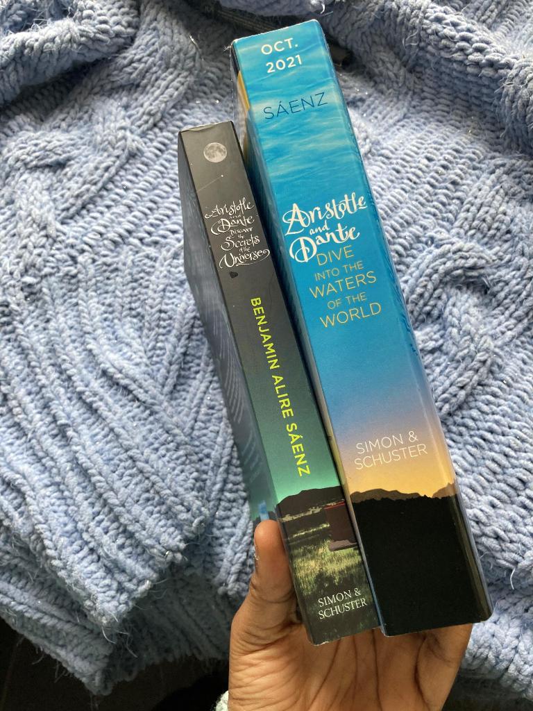 simonYAbooks's tweet image. 📢 Calling all Ari and Dante fans!

One lucky winner will get an exclusive proof of Aristotle and Dante Dive Into the Waters of the World and a UK edition of the Ari and Dante 1.

❤️ and RT by Monday 5th July for a chance to win. 
( 🇬🇧 &amp;amp; 🇮🇪 only) 1 winner only.
