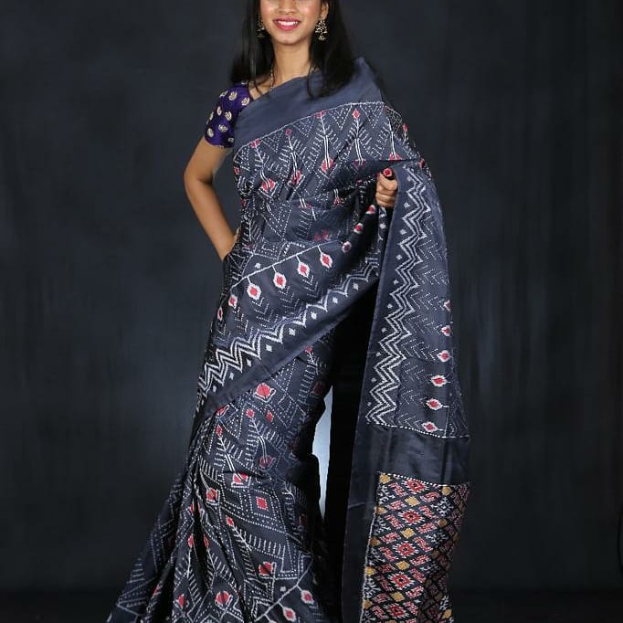 adritcollectio1's tweet photo. #adritcollections #SareeTwitter #sareebeauties #sareeblogger #SareeTwitter #ikkatsaree #pochampallyikkat #sareelover #onlinestore #onlineshopping #buyonline #smallbusinessowner #smallbusinessownersupport #SupportSmallStreams #supportsmallbusiness #localbusiness #VocalForLocal #RT https://t.co/HmPNWJvJFR