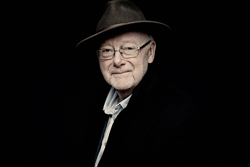 LOUIS ANDRIESSEN - 1939-2021 Het Holland Festival gedenkt Louis Andriessen, één van de belangrijkste en invloedrijkste componisten van Nederland, die op 82-jarige leeftijd overleden is. We zullen Louis missen.