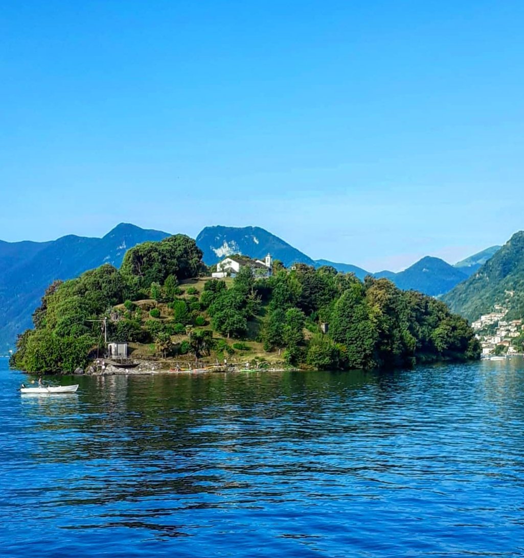 #VorreiEssere in barca sul lago di Como a godermi il panorama 😍 e voi?
#BuongiornoATutti #inLombardia #lakecomo #lagodicomo #2luglio