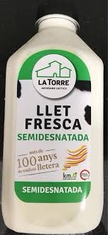 <a href="/gabiferrador/">GR BlackSmith 🪶</a> <a href="/Dionis7vetes/">Dionís Guiteras</a> Jo ja fa anys que gasto llet fresca de La Torre, llet catalana i #Km0 <a href="/GrupAgroFresc/">Agrofresc</a> 🥛