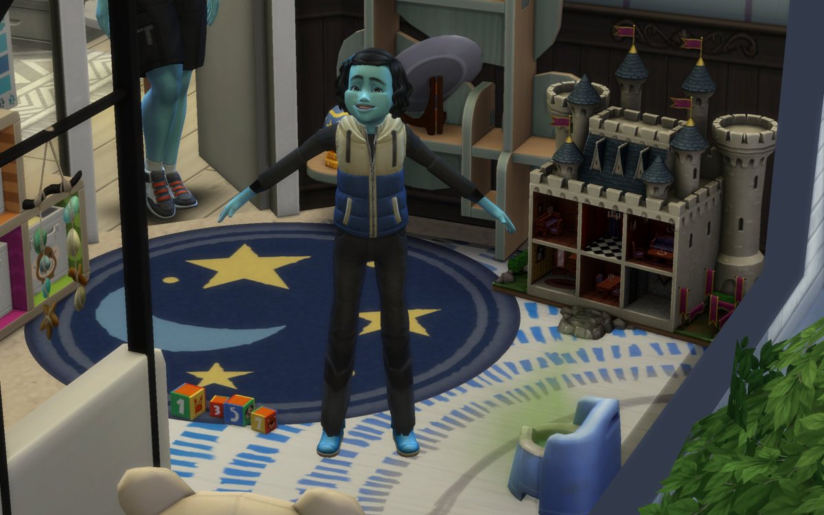 koneanani's tweet photo. When your toddler claims the thrown #JustSimThings ;p XD B) https://t.co/euuujexAQr