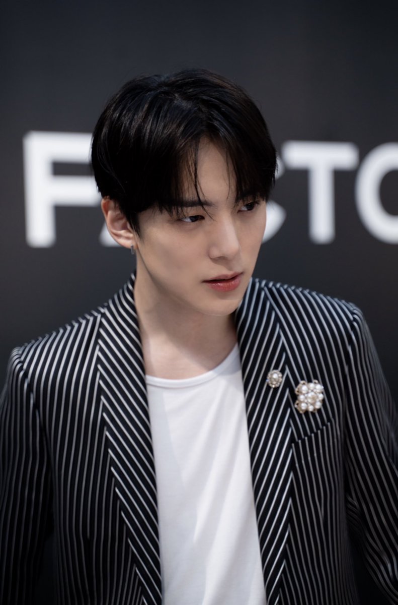 OfficialMONSTAX's tweet photo. 혼연일체랄까요 #CHANELFACTORY5 #민혁 https://t.co/YpJmsjcv00