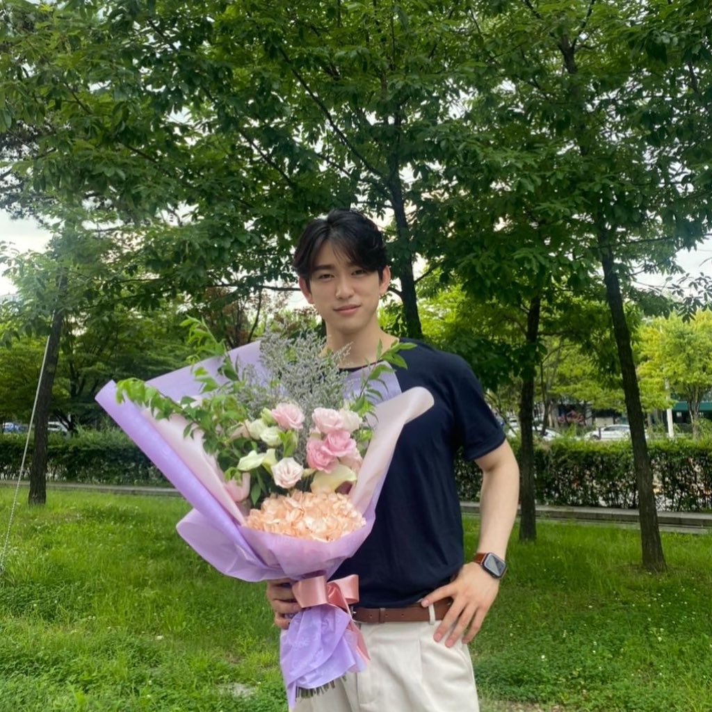markbeomnyoung's tweet photo. Jinyoung!! 💐 

https://t.co/VIFwGbCW4X

#Jinyoung #진영 #박진영 #GOT7 #갓세븐 @GOT7Official https://t.co/H1tqsift4W