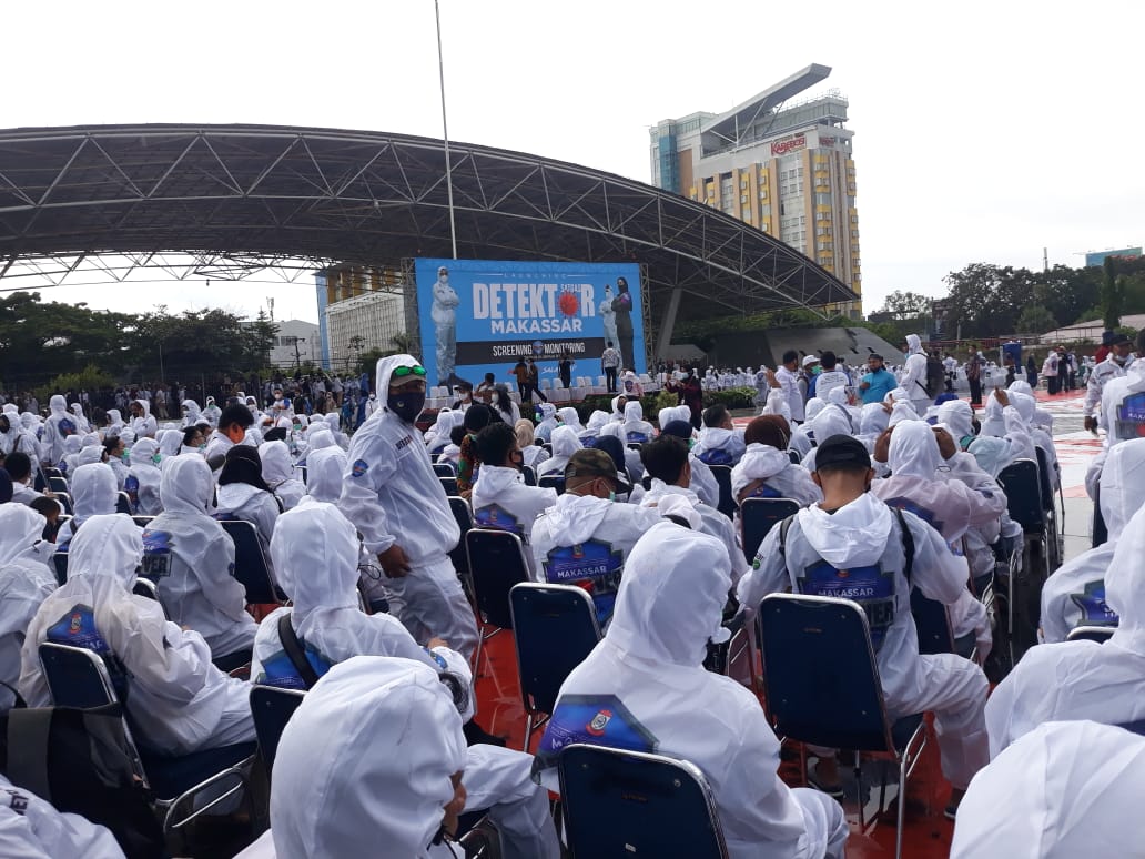 Daeng_Info's tweet photo. Pemkot Makassar melaunching Satgas Detektor Covid-19 di Lapangan Karebosi sore ini (2/7).

kaya ramai, semoga prokes tetap terjaga dengan baik 😷 https://t.co/cNqmmZL8jE