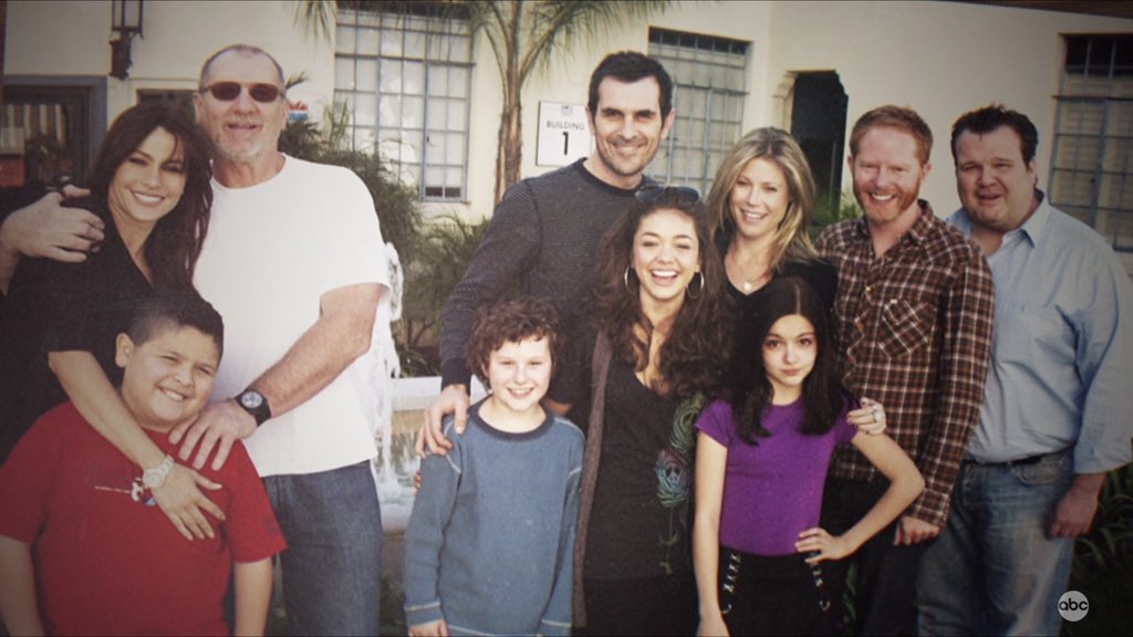 oocsitcoms's tweet image. i’m sobbing