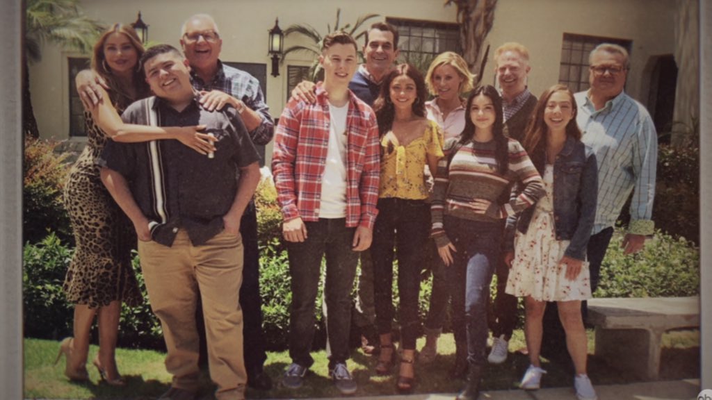 oocsitcoms's tweet image. i’m sobbing