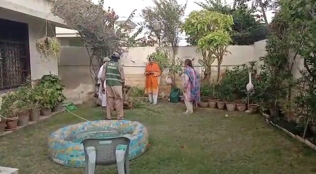 InsafPKTV's tweet image. کراچی:ایم پی اے ادیبہ حسن کی جانب سے وزیراعظم عمران خان کے ویژن کے پیشِ نظر کلفٹن کنٹونمنٹ بورڈ کو 52 پودے فراہم کیئے گئے۔

بلین ٹرین سونامی کا منصوبہ پورے پاکستان میں خیر سگالی کے اشارے کے طور پر ایک بہترین کوشش ہے۔
#BillionTree 
@ImranKhanPTI 
@MpaAdeeba 
@naveed_rukhsana