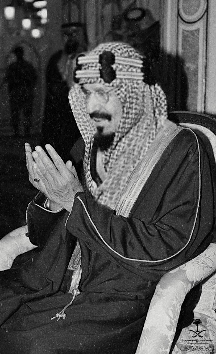 لا تنسونه من دعوة صالحة..فنحنُ برغد عيش ونعمة بفضل من الله ثم بفضل المؤسس الصالح.. 🤍