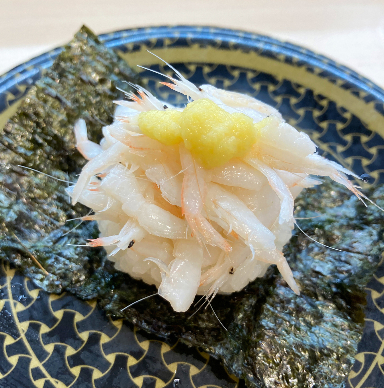 はま寿司 公式 白えびが1匹 白えびが2匹 白えびが3匹 白えびが4匹 白えびが5匹 あっ眠れないので 釜揚げ 白えびつつみ の白えびの数を数えてます はま寿司 はまい T Co Jnutsw9fs5 Twitter