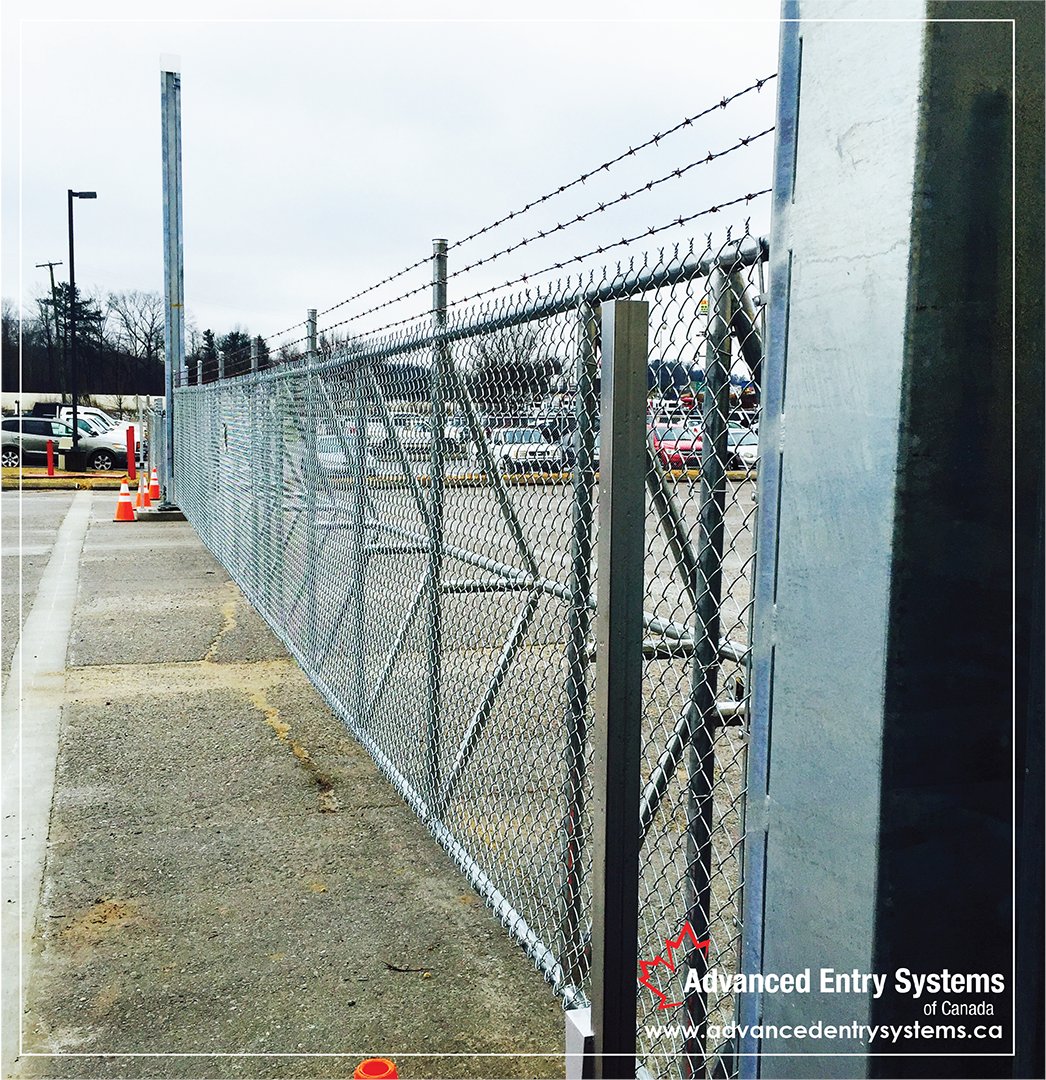RomaFence's tweet image. Bring the motion of automation to your home this summer! ☀️ 🛠️ #automation #automateyourgate #gates #industrial #romafence #AES #installation #summer #slidegate #motion #entry