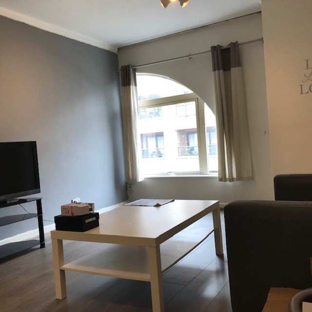 StoneHouseEstat's tweet photo. A charming one bedroom apartment benefiting with a LIFT situated on the third floor of a PRIVATE residential building close to the amenities of High Street Kensington. 
SOLE AGENCY WITH STONEHOUSE ESTATES £343pw #stonehouseestates #soleagency #property #tolet #newlisting https://t.co/mVYzvnxE93