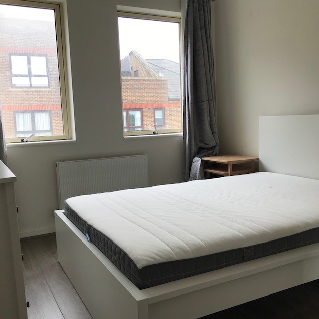StoneHouseEstat's tweet photo. A charming one bedroom apartment benefiting with a LIFT situated on the third floor of a PRIVATE residential building close to the amenities of High Street Kensington. 
SOLE AGENCY WITH STONEHOUSE ESTATES £343pw #stonehouseestates #soleagency #property #tolet #newlisting https://t.co/mVYzvnxE93
