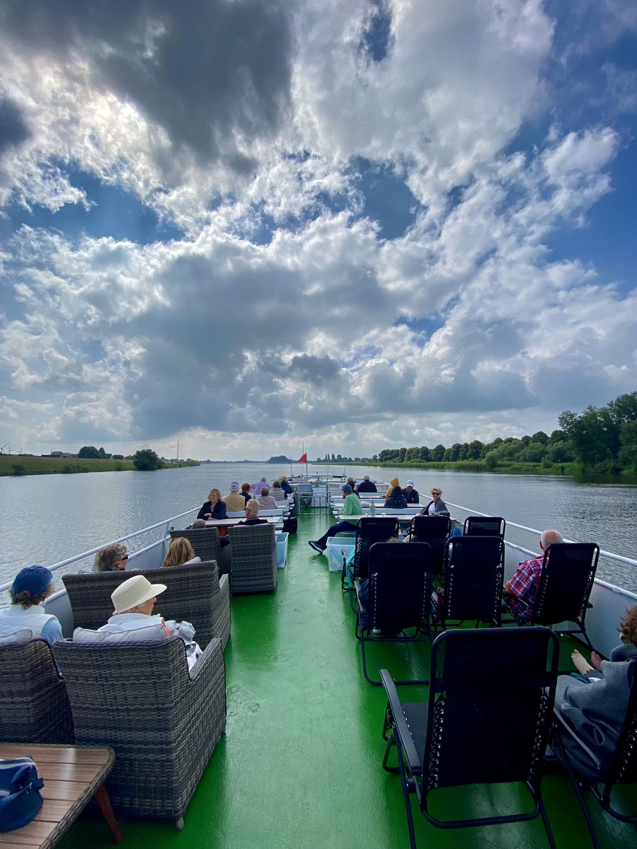 Testfahrt für unsere Clubhouse Cruise vom 12.08. bis 13.08. von Hamburg nach Lüneburg. Traumhafte Tour ⚓️⚓️⚓️. Mehr Infos: lnkd.in/d-3Yqwh
#cruise #clubhouse #travel #hamburg #lueneburg