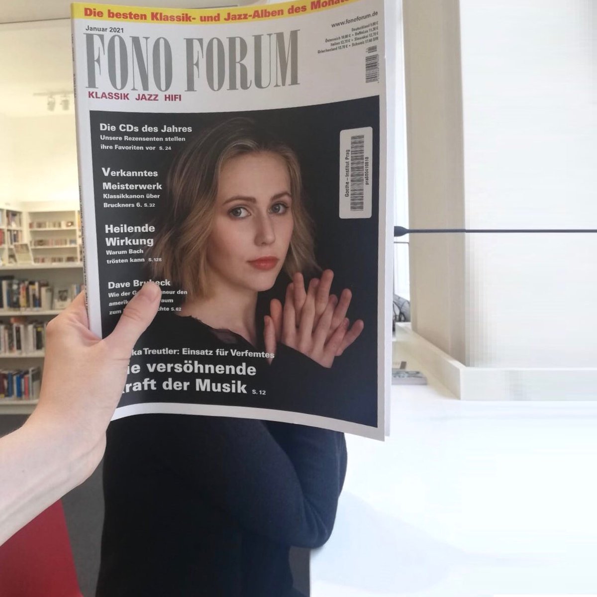 GI_Tschechien's tweet photo. 📚 #BookFaceFriday Víte, že v naší knihovně máme i velký výběr časopisů? Např. také tento hudební magazín #FonoForum. https://t.co/P6fLyOYLwL
🇩🇪 Wisst ihr, dass es in unserer Bibliothek auch eine große Auswahl an Zeitschriften gibt? Unter anderem dieses Musikmagazin Fono Forum. https://t.co/RD7kgAScc0