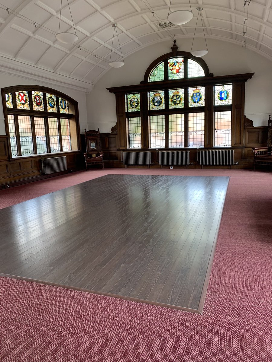 Whatsthesketch1's tweet photo. Missing our studio
Like -epic.
Look at this empty space !!!
#altrinchamtownhall #altylife #localtheatreco #indastudio #intheroom #lovetheatre https://t.co/xneoxqQO49
