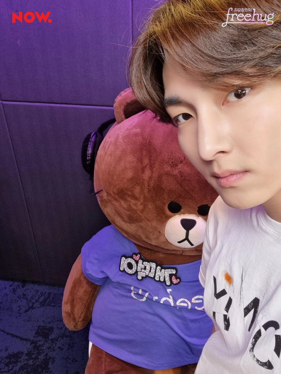 now_freehug's tweet photo. #최강창민의프리허그 나 슾구 오빠들 때문에 또 #TearDrop 흘리네..💧 판타지🌌 맴 흔드는 #SF9 미모에 #프리허그 건들어 잔배~🥂 #NOW온에어 https://t.co/3IEk9KKk2x