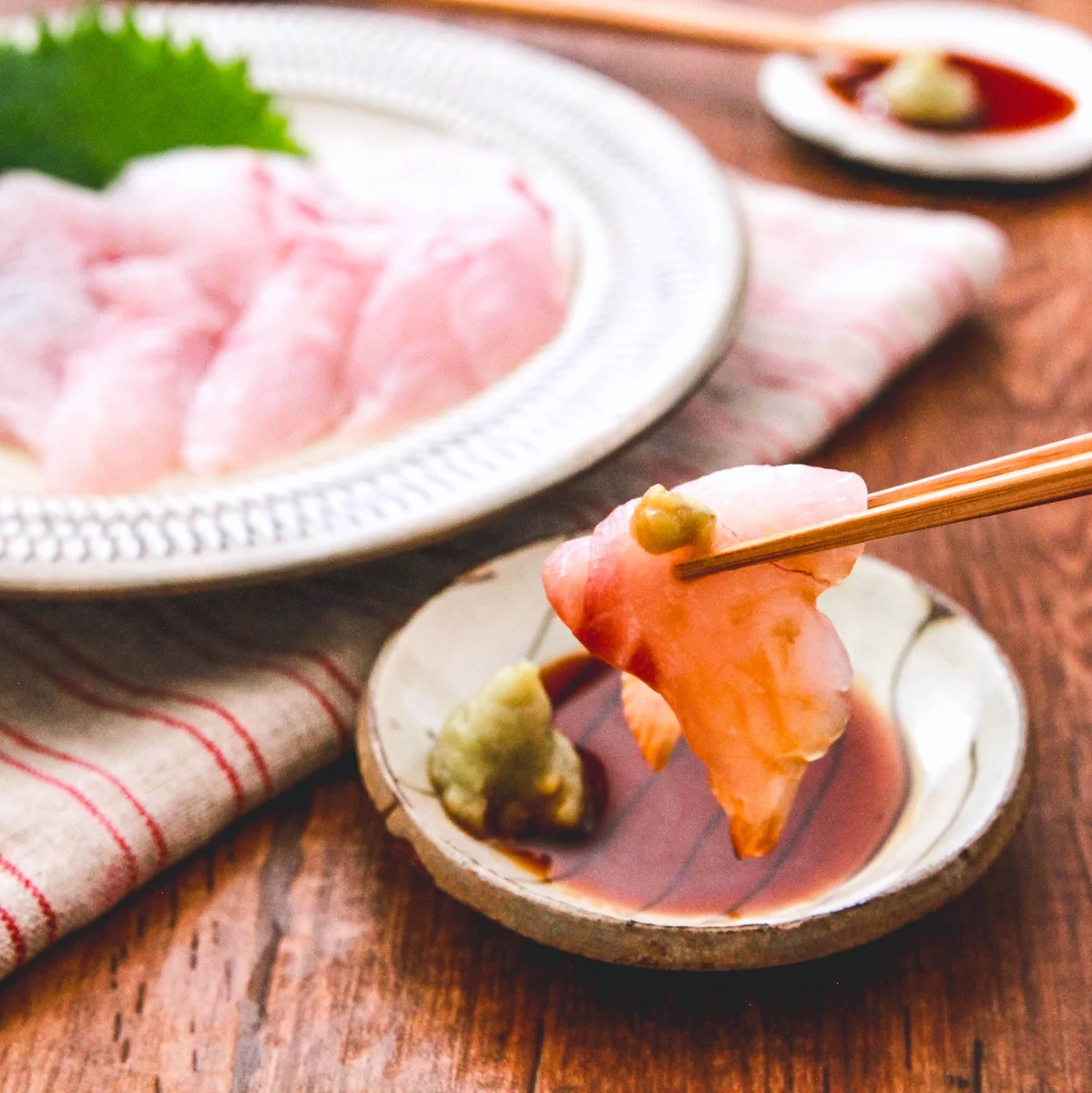 ほんの一手間でお刺身が昆布締めのような味わいに？！おつまみにも最高という、お刺身の食べ方！