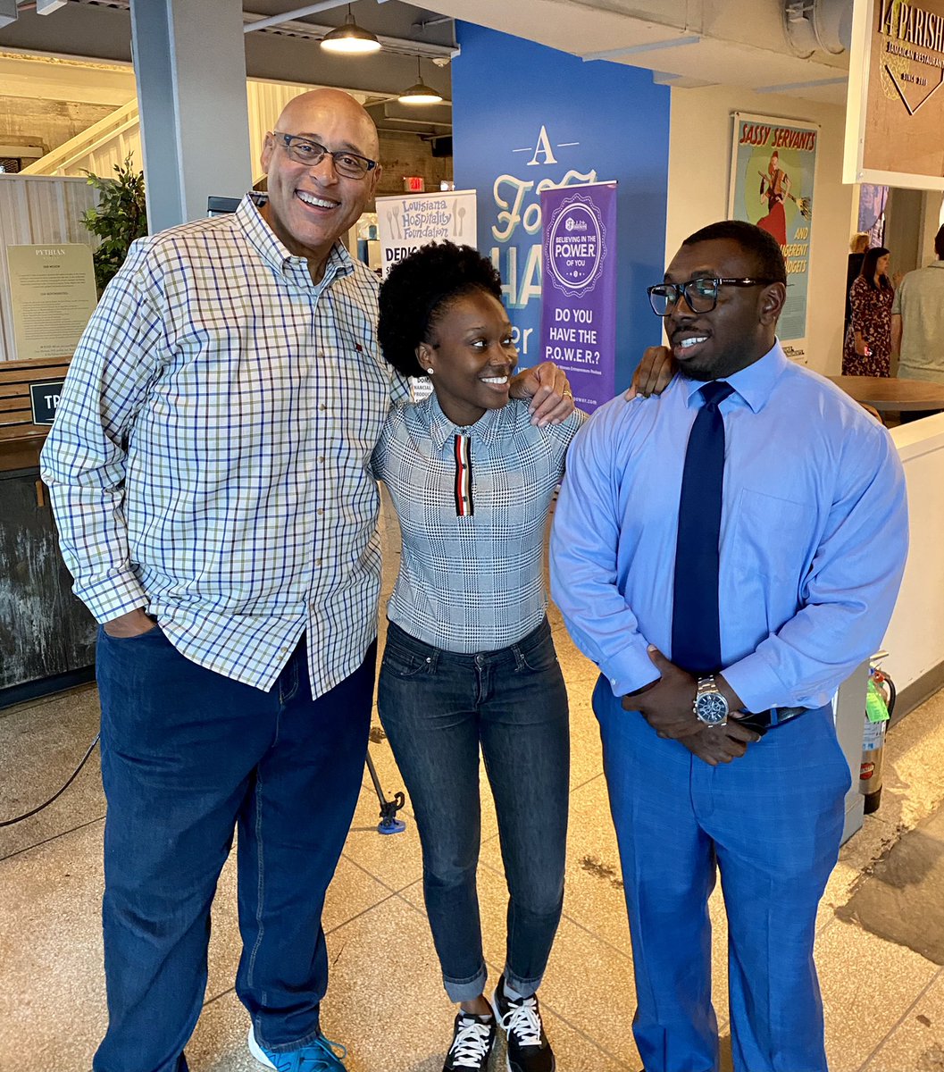 ChefKevinBelton's tweet photo. It’s always so great to be with my #workfamily and the added bonus was getting to see @dcarterII who came to pick up food and not to see Ricknise and I. #goodtimes #nola #neworleans #wwltv #wupl #fun #beon4 @WWLTV https://t.co/zXPXfxNnJJ