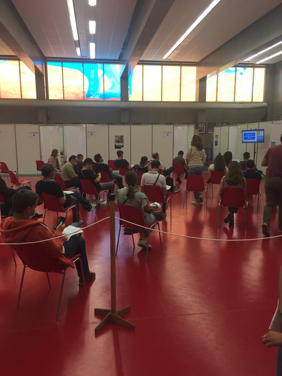 Les Courbevoisiens se font vacciner en nombre au centre de vaccination et contribuent à l’avancée vers une meilleure immunité collective!
La mobilisation générale doit se poursuivre! Faisons tout pour éviter une 4ème vague!