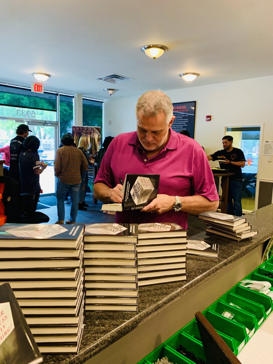 JeffreyHayzlett's tweet photo. Good to be doing book signings again!!  Signing my first best seller at a @UnlimitedDaddy celebration and meeting with employees.  What a great team!!  Who does not want to be doing something with anyone called "Big Daddy"?! https://t.co/wBT4DRidhv