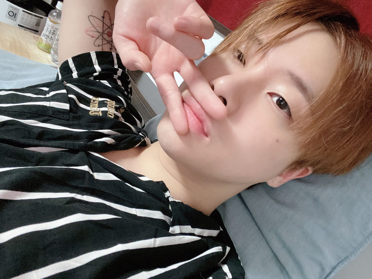 KJHSLOOK's tweet photo. #JINHWAN #김진환 @ikon_gnani_____ #iKON #아이콘 @YG_iKONIC https://t.co/UUps7Jd4Ma