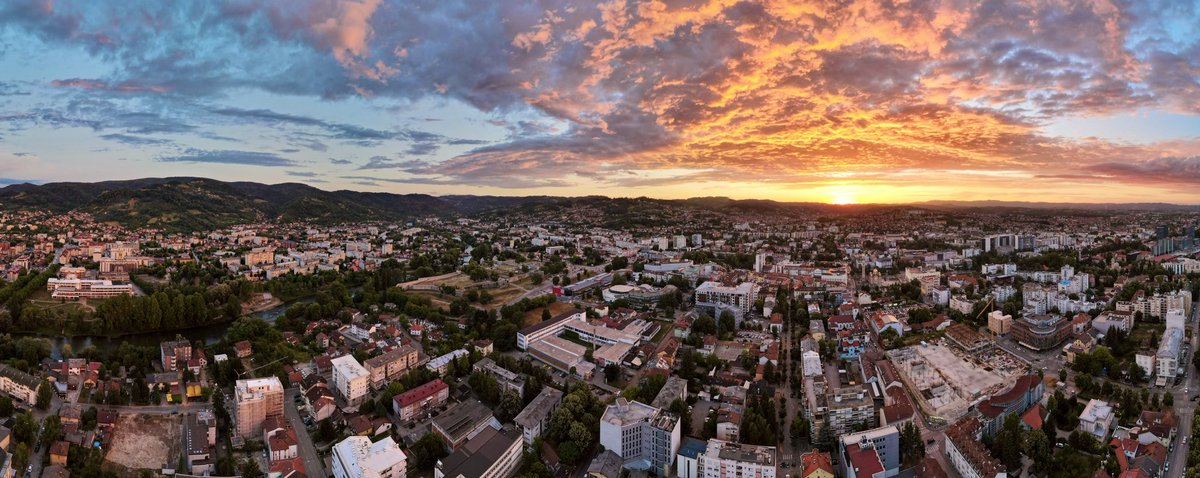 torbyjay's tweet image. What an amazing sunset over city of Banja Luka

instagram.com/p/CQzNpzhBEz8/…