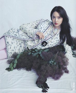 [PHOTO] YOONA @ Y vol.2 magazine E5S98ktUUAMXXjz?format=jpg&name=360x360