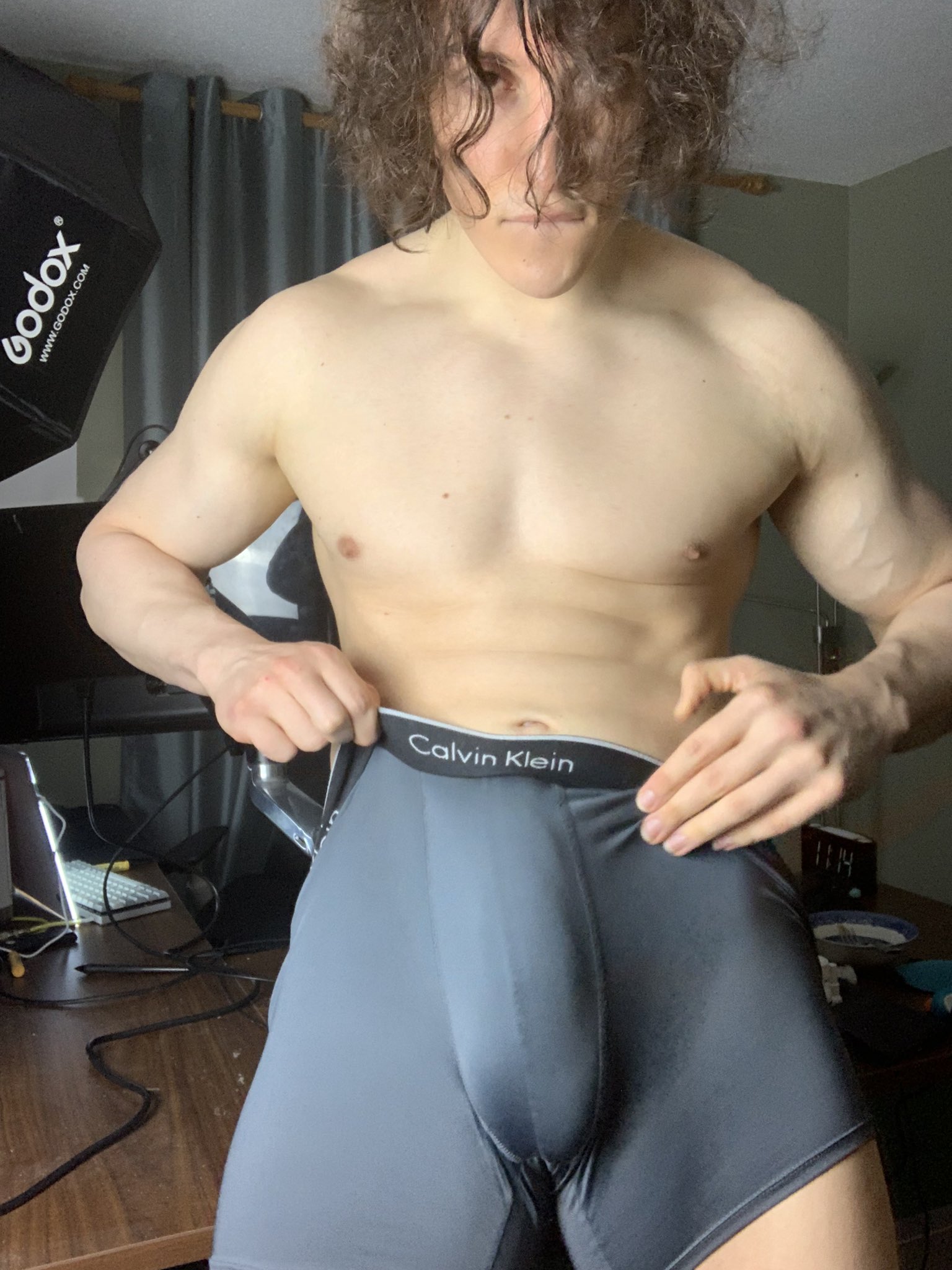 X 上的Borschie 💪0.01% OnlyFans：「Gag on it 👀 https://t.co/7FLLMaDG9G」 / X