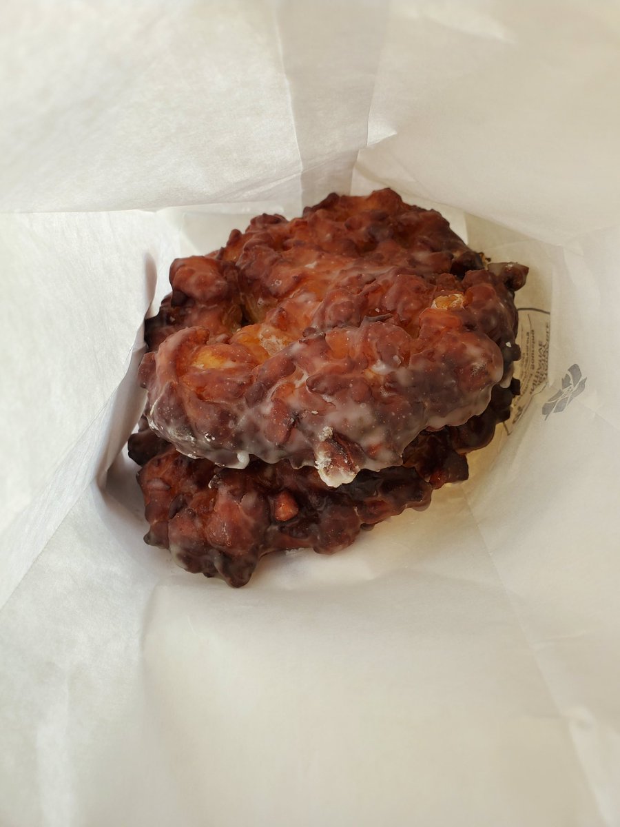 MisterEBuddy991's tweet photo. Secret word is #AppleFritters 😜 #DonutIsLife 💚🤤🍩 https://t.co/qFNG7gNKGI