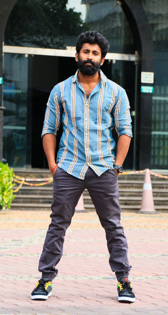 Actor_Mahendran's tweet photo. Chumma casual ah 😁

#casualstyle #peace https://t.co/K0NNO2qfHh