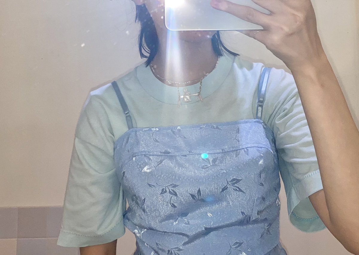 virgin_mary_web's tweet photo. blue jacquard set up 💙

葉っぱ柄のジャカード生地にチャイナな雰囲気も感じるお品.
これからの時期、単体でも着回しやすいキャミソールとスカートのセットアップです

(thanks. sold♥︎) https://t.co/P1i9LK7bPv