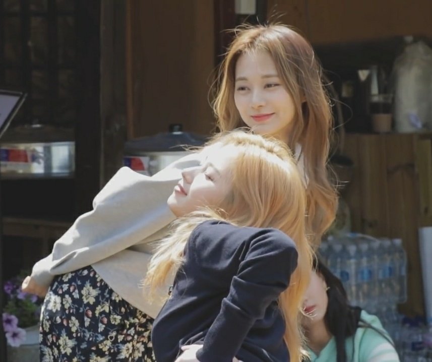 bewithmiu's tweet photo. hehe https://t.co/EXTUvDAExR