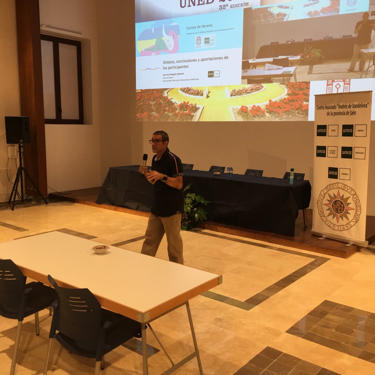 ~ HOY ~ cerrando el curso  
== Juan José Magaña ==
// Síntesis, conclusiones y aportaciones de los participantes //
Alcalá la Real ~ 2 de julio
Cursos de verano: Bilingüismo en el Sistema Educativo: Una Aproximación AICLE
<a href="/UNED/">UNED</a> <a href="/UnedJaen/">Uned Jaén</a>