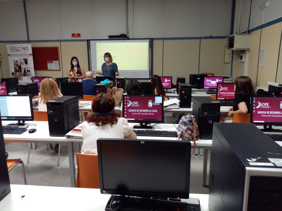CIFE_Fuenla's tweet photo. Hoy arranca el curso "Gestión de la Cadena Logística y Aprovisionamiento" que cuenta con una duración de 80 horas, y va dirigido a personas desempleadas.
#CompromisoCIFE #AlíateConFuenlabrada https://t.co/0X19px2TR1