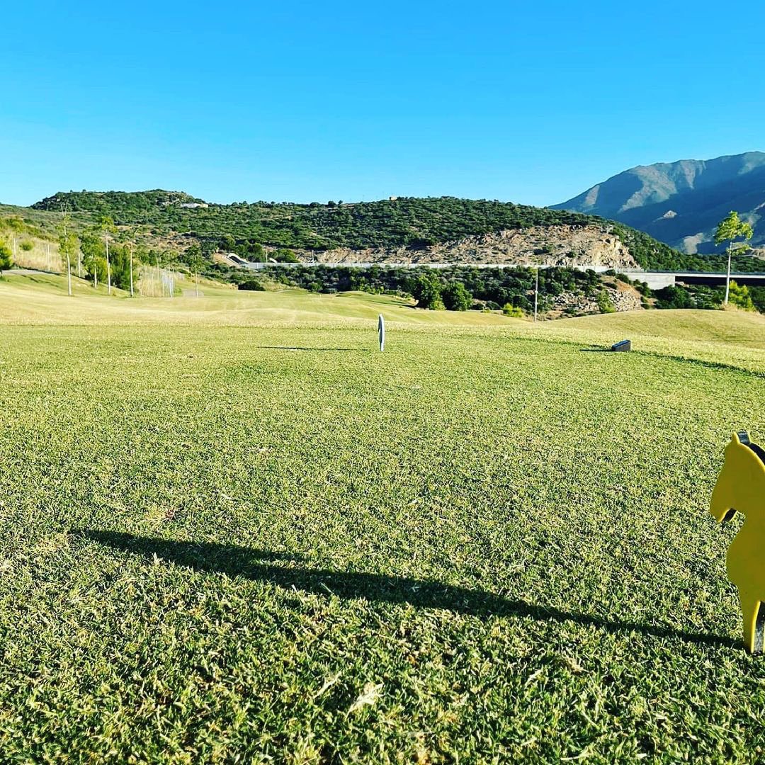 GolfinAND's tweet photo. ⛳️ En #Estepona te espera #AzataGolf , un diseño con vistas al Mediterráneo donde la tranquilidad es su seña de identidad. ¡Te esperamos en el tee del 1!
#golfinandalucia #viveandalucia #dateunaalegria #golf #Andalucía @viveandalucia @DeporteAND @vivecostadelsol @AytoEstepona https://t.co/6mB63gBELn
