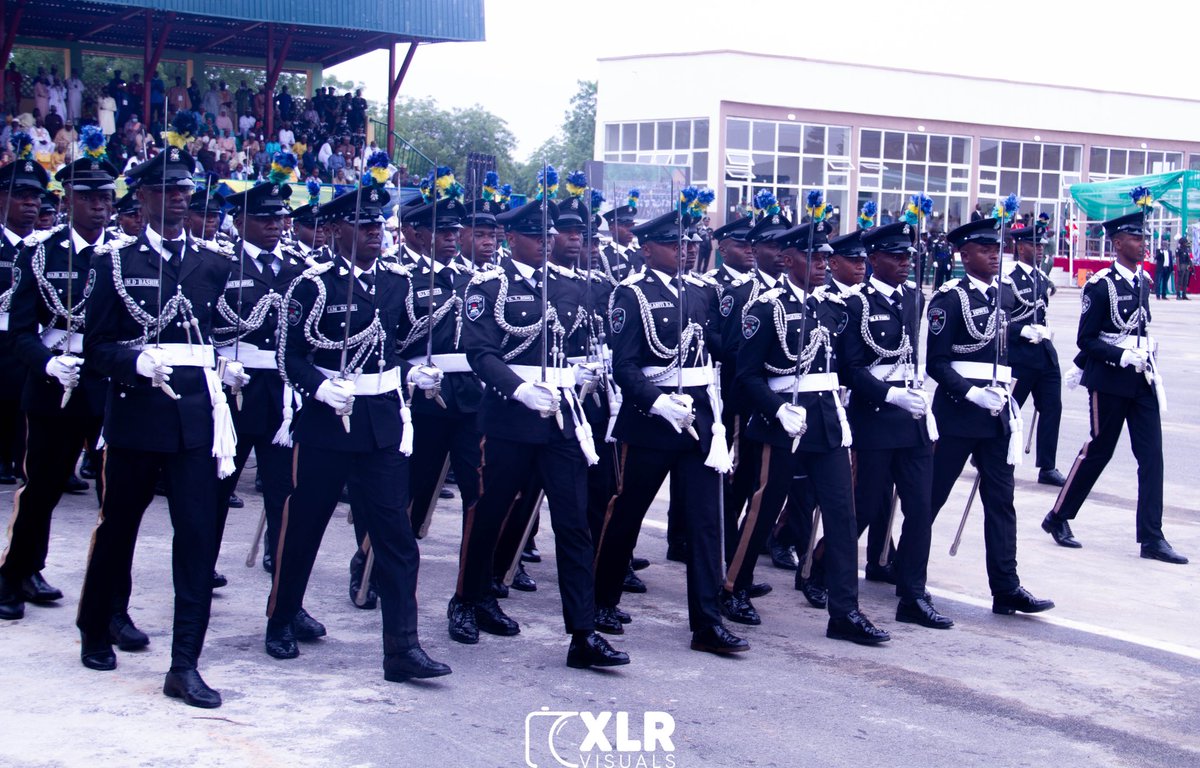 VisualsXlr's tweet photo. Servitude 👏👮🏽👮🏽‍♂️ https://t.co/xvvm8pbJjr