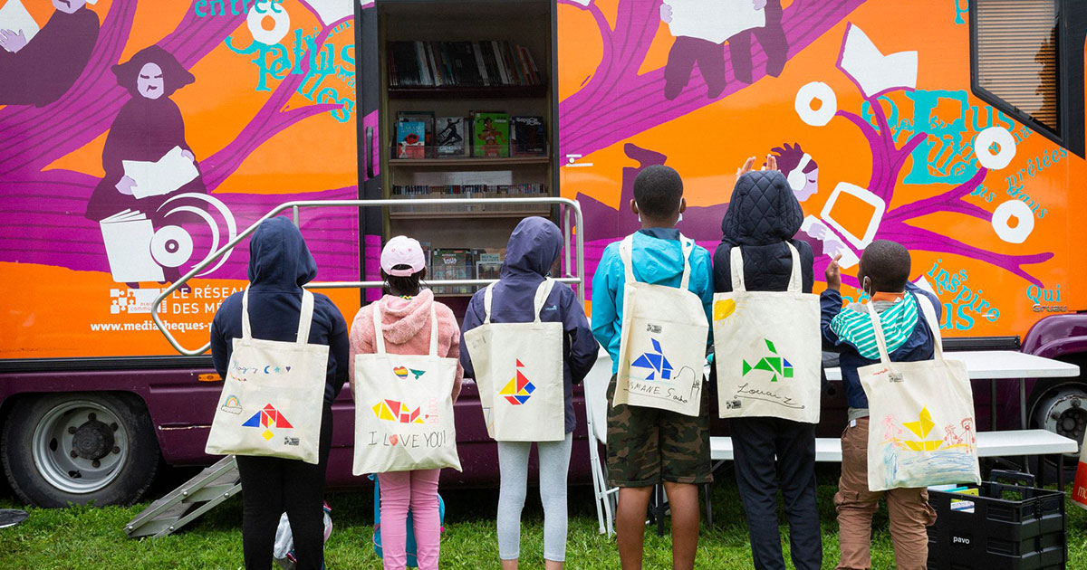 seinesaintdenis's tweet photo. 📚 C'est mercredi qu'a ouvert le parc d'attraction littéraire du @SLPJ93 au parc Georges-Valbon. Jusqu'au 9 juillet, médiateur·rice·s et comédien·ne·s vous attendent pour vous faire découvrir la lecture autrement ! 

👉 Découvrir le programme : https://t.co/QayTdtNSWN https://t.co/1eFfUJgvra